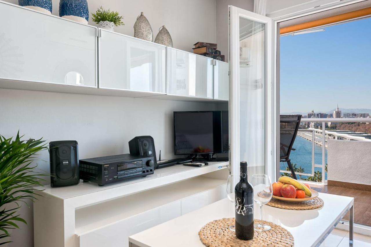 Susana Beach Apartment In Malaga By Solaga Holiday Homes エクステリア 写真