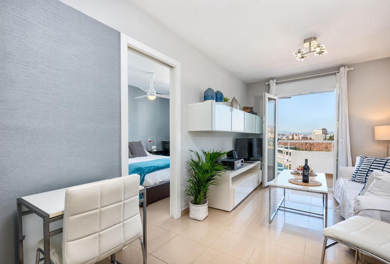 Susana Beach Apartment In Malaga By Solaga Holiday Homes エクステリア 写真